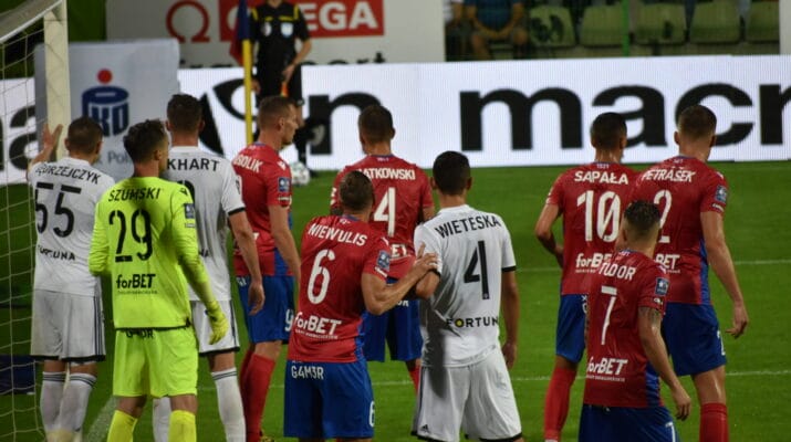 Raków już w sobotę gra w Warszawie finał Superpucharu, a Legia w środę wygrała 2:0 z norweskim FK Bodo/Glimt 8