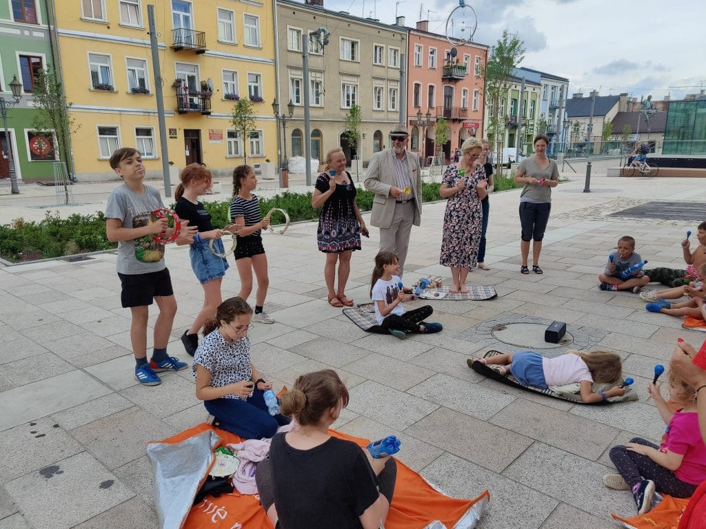 Na częstochowskim Starym Mieście trwa akcja "Czytanie w bramie". Najbliższe spotkanie 16 lipca! 5