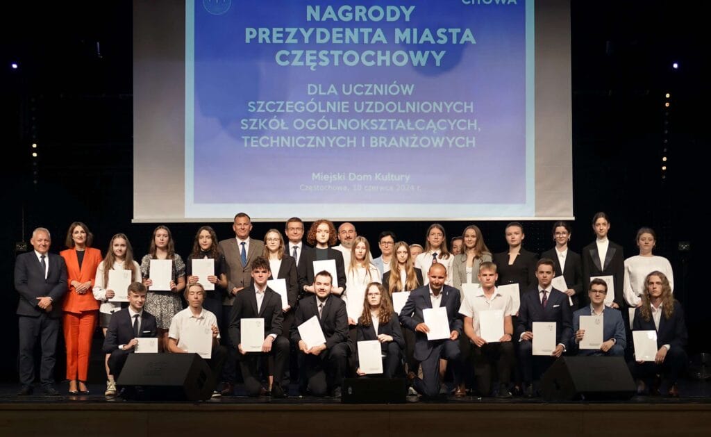 63 nagrody dla najzdolniejszych uczniów z Częstochowy [LISTA NAZWISK] 19