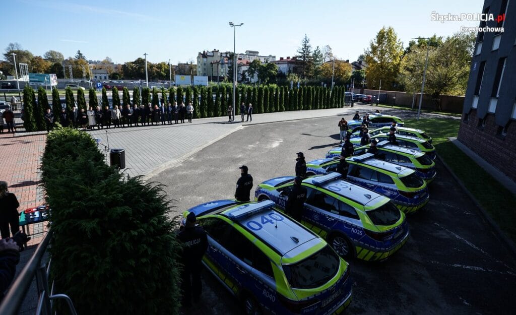 Częstochowa. Przekazano mundurowym sześć nowych radiowozów. Gdzie trafią? 16