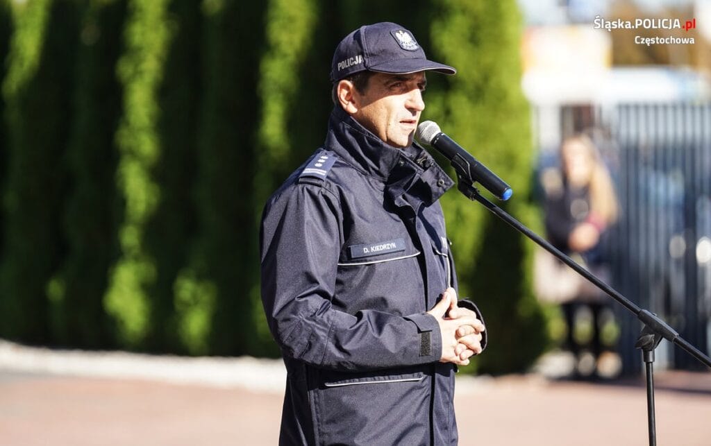 Częstochowa. Przekazano mundurowym sześć nowych radiowozów. Gdzie trafią? 15